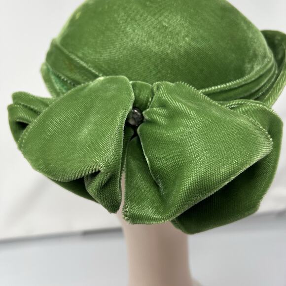 Vintage Emerald Green Velvet Cloche Hat Bow Rhinestone Mid Century 21” - Picture 4 of 8
